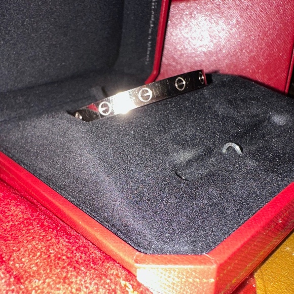 100% Authentic Cartier 18K White Gold Bracelet Size: 16 Classic Model - Picture 10 of 11